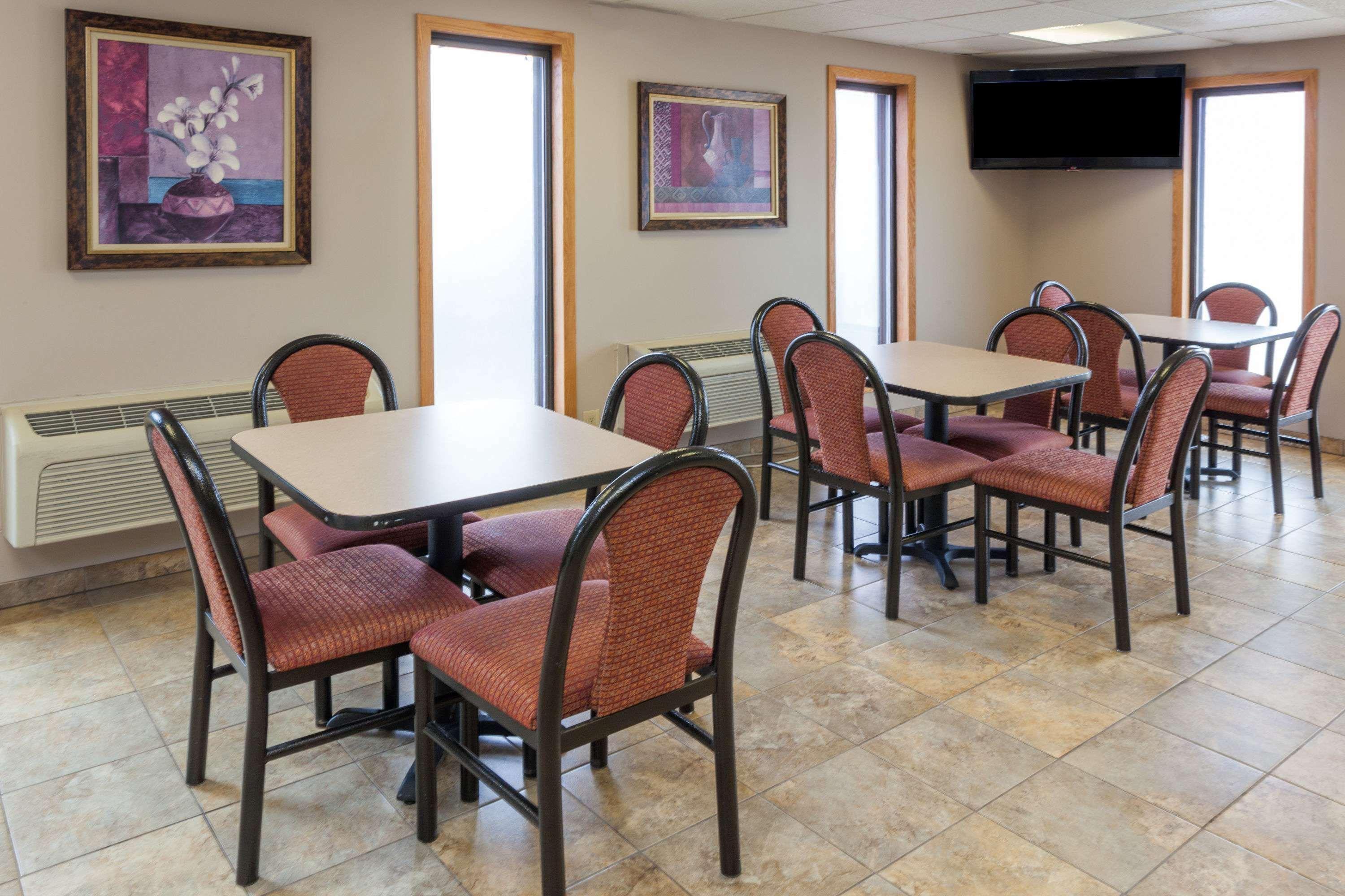 Super 8 By Wyndham Michigan City Exterior foto